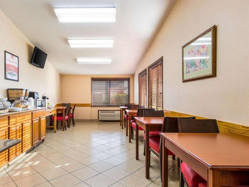 Econo Lodge Norwalk Esterno foto