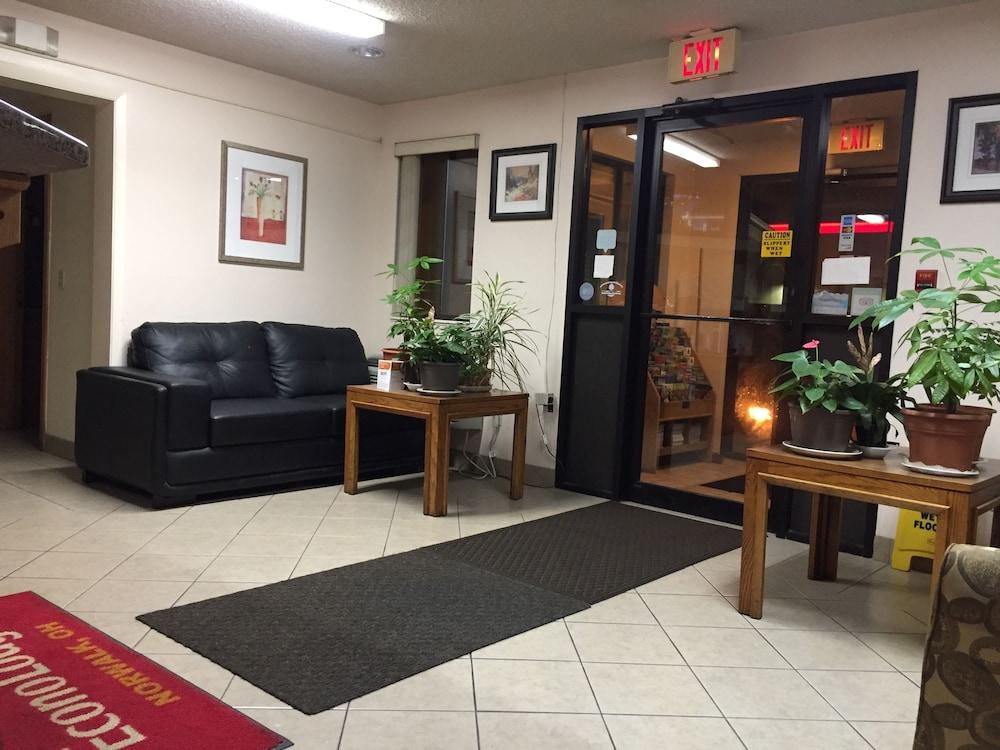 Econo Lodge Norwalk Esterno foto