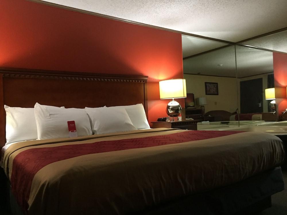 Econo Lodge Norwalk Esterno foto