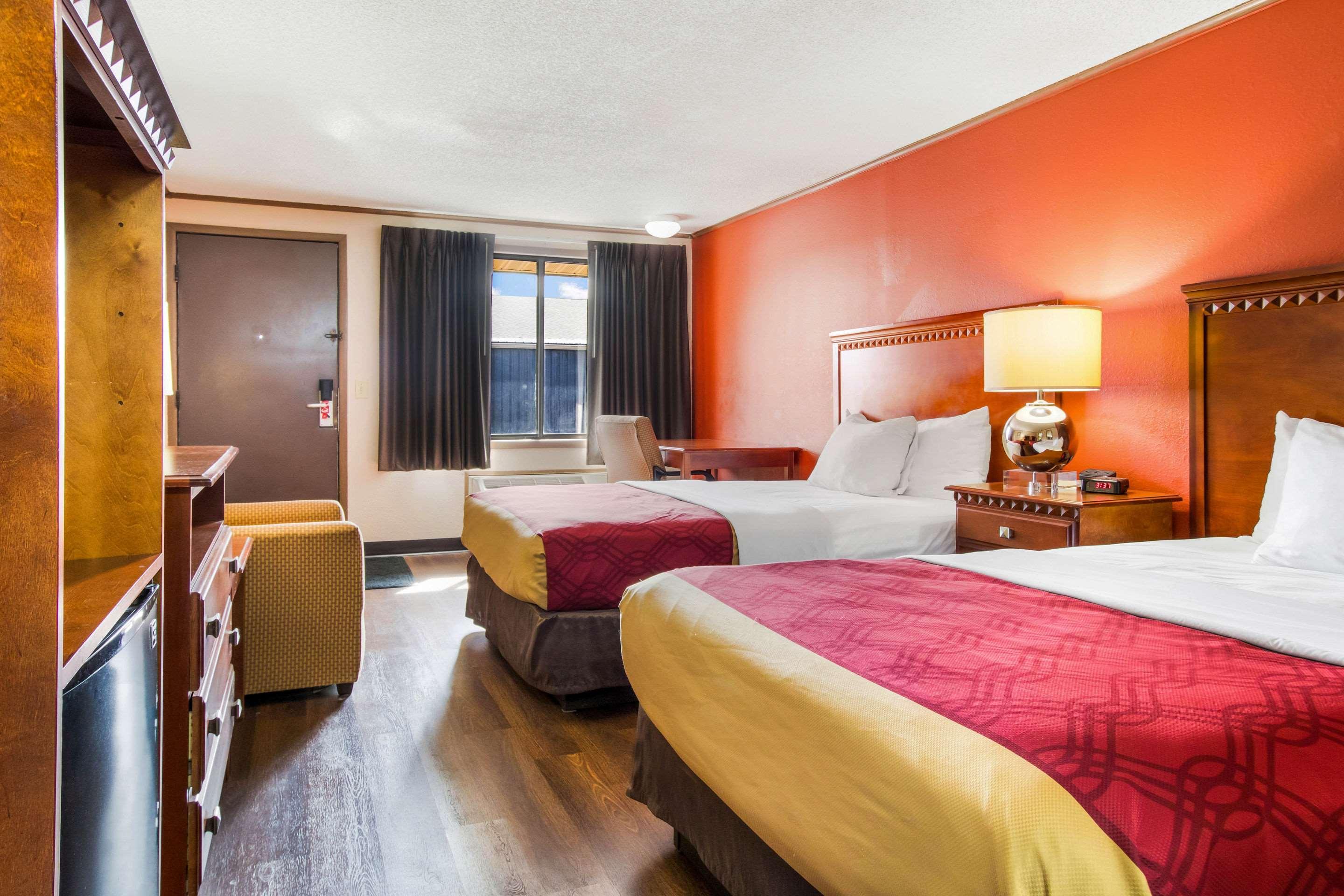 Econo Lodge Norwalk Esterno foto