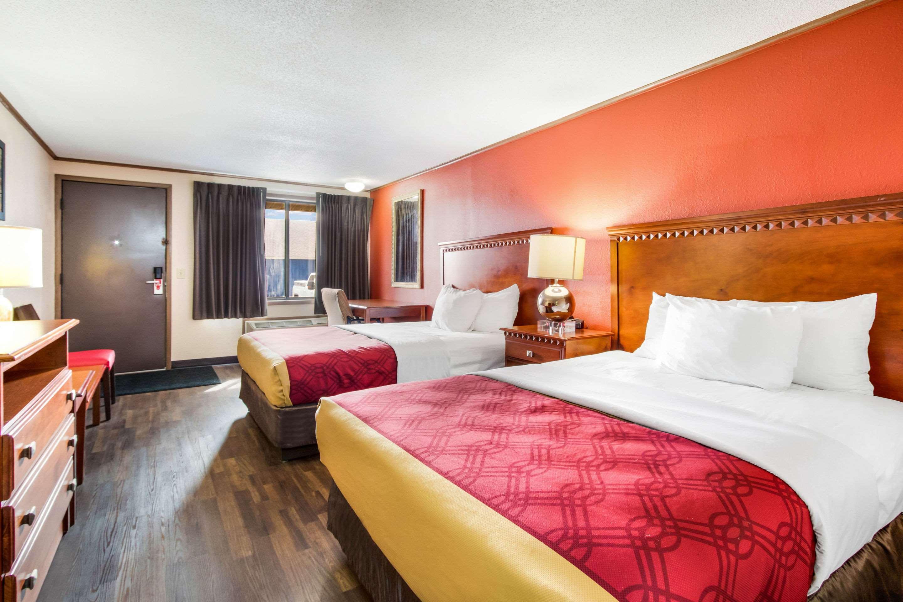 Econo Lodge Norwalk Esterno foto