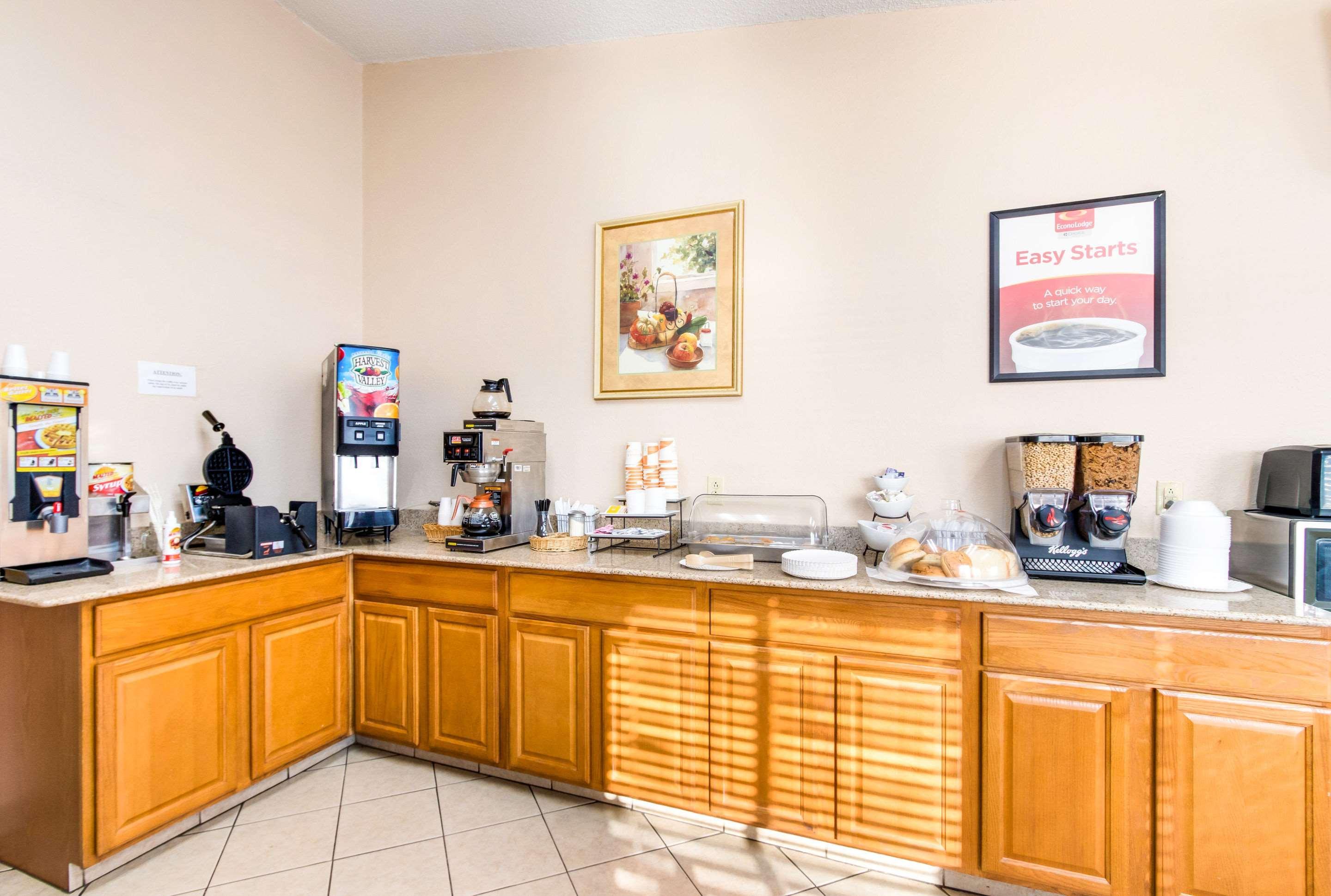 Econo Lodge Norwalk Esterno foto