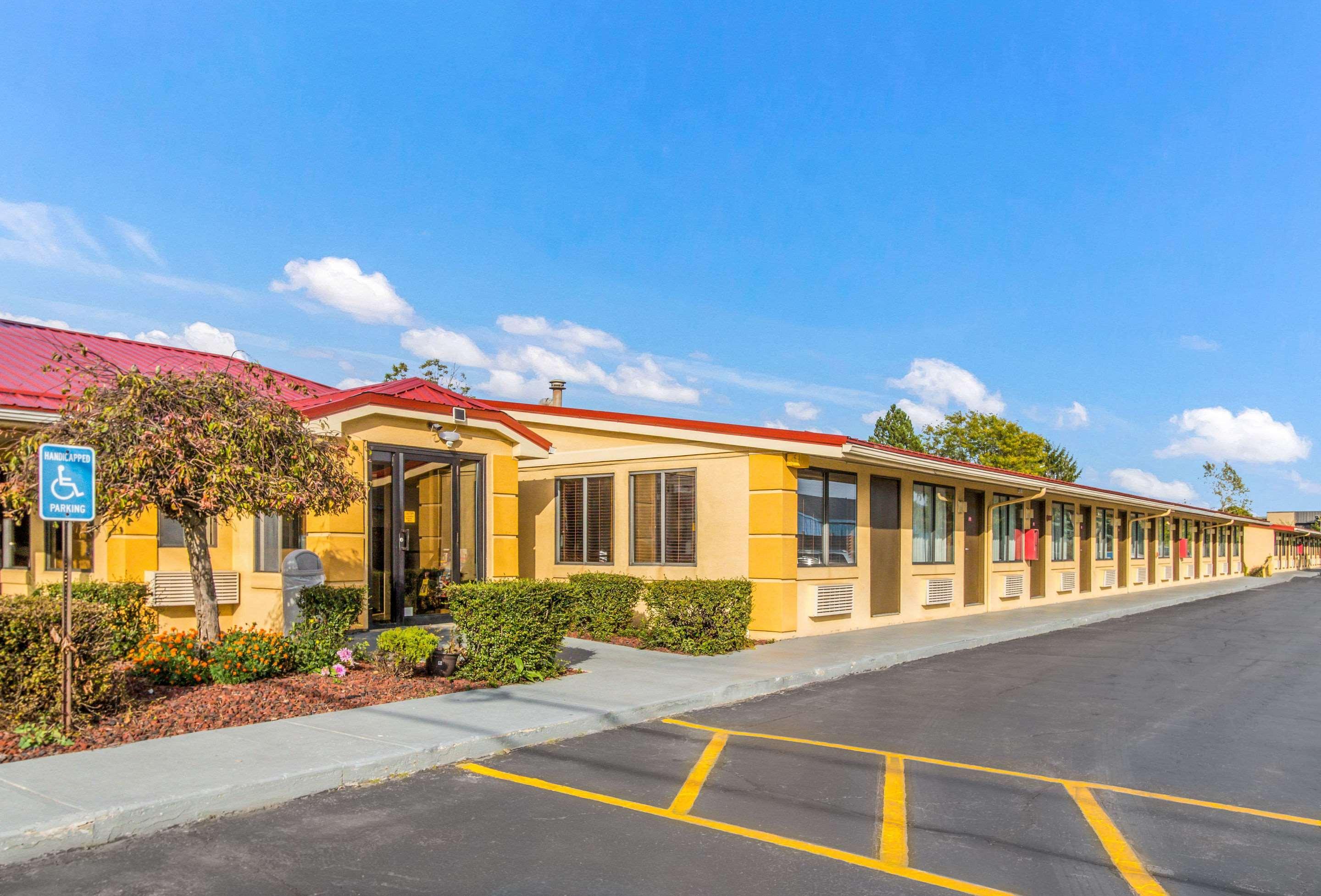 Econo Lodge Norwalk Esterno foto