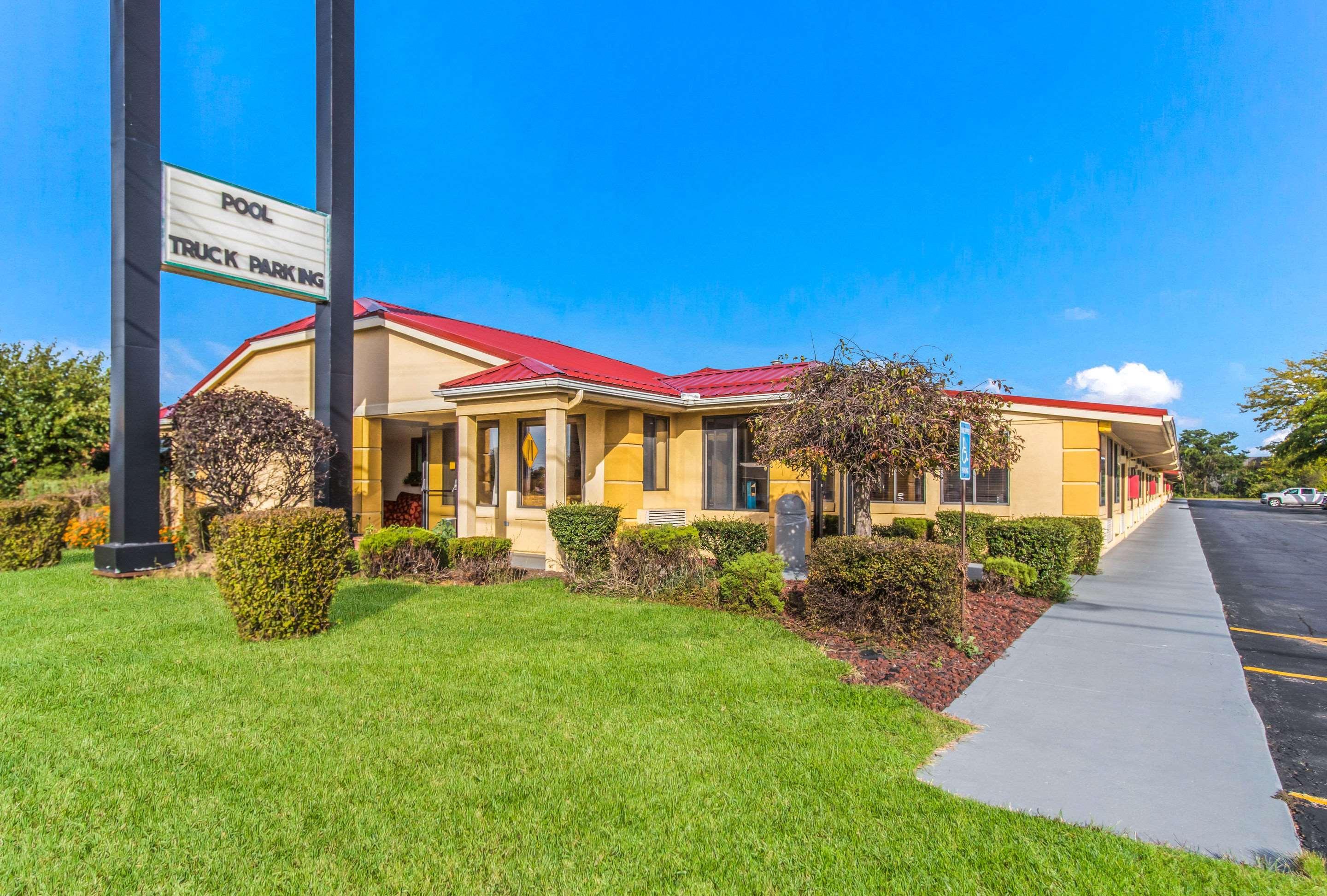 Econo Lodge Norwalk Esterno foto