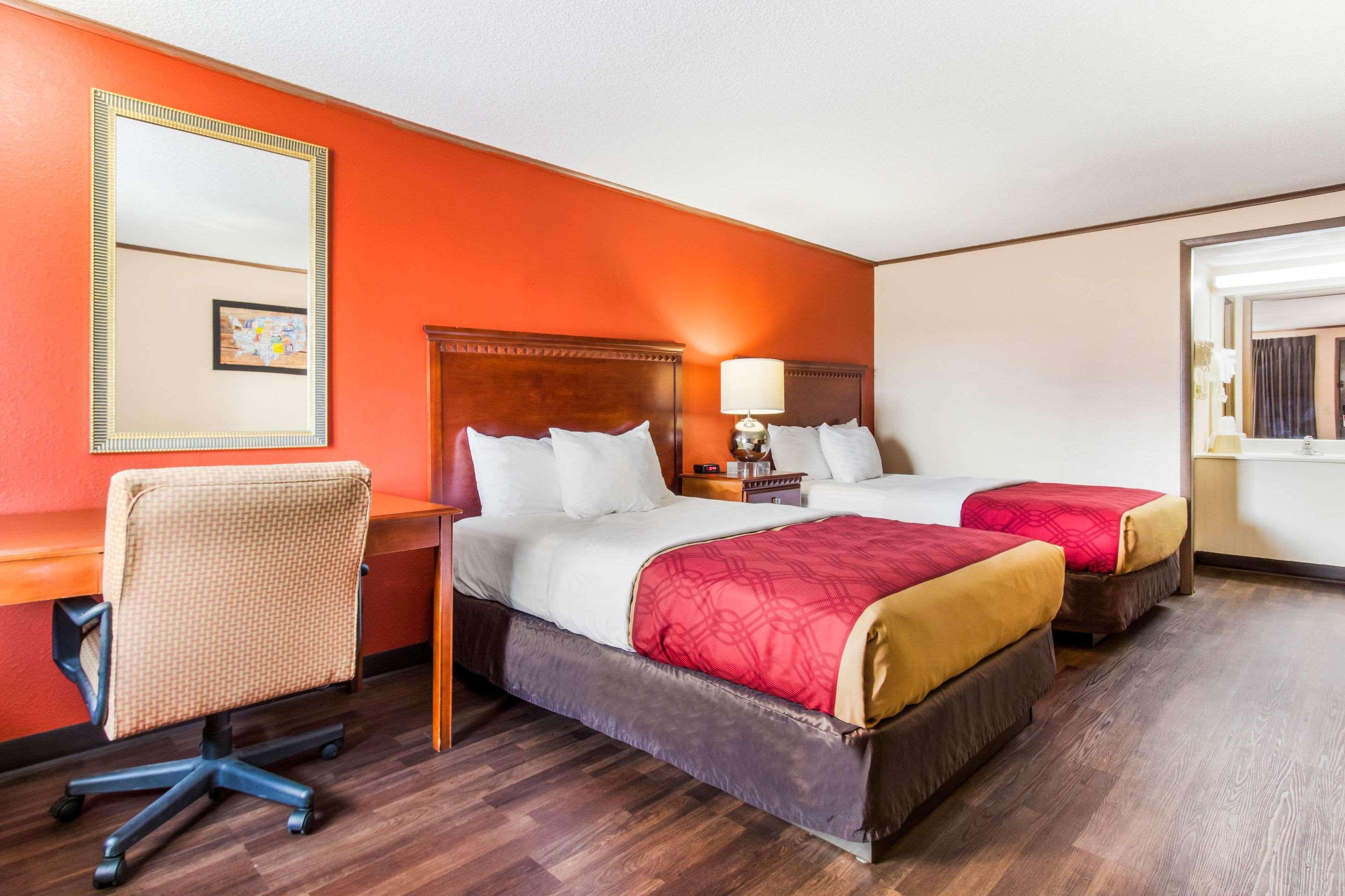 Econo Lodge Norwalk Esterno foto