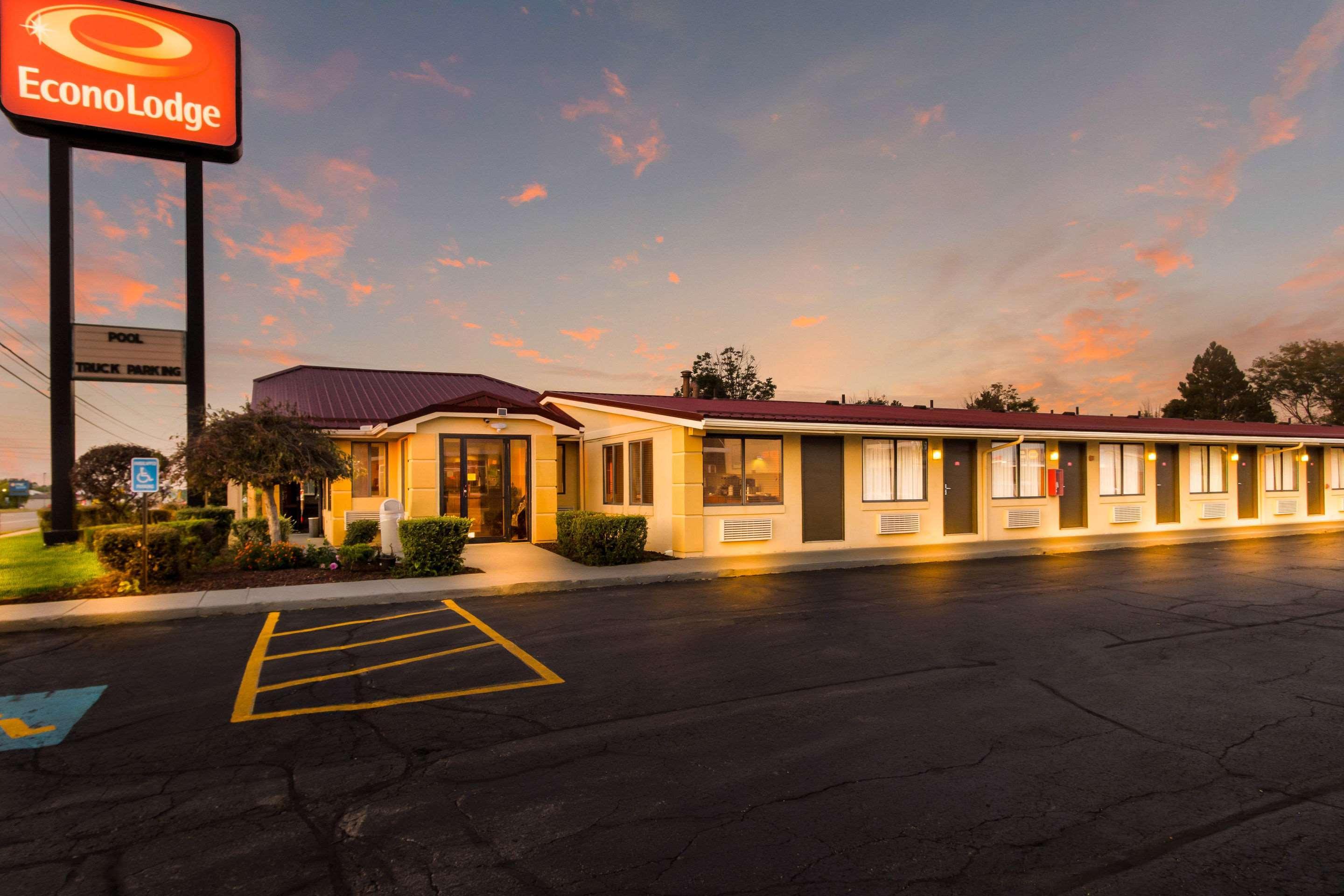Econo Lodge Norwalk Esterno foto
