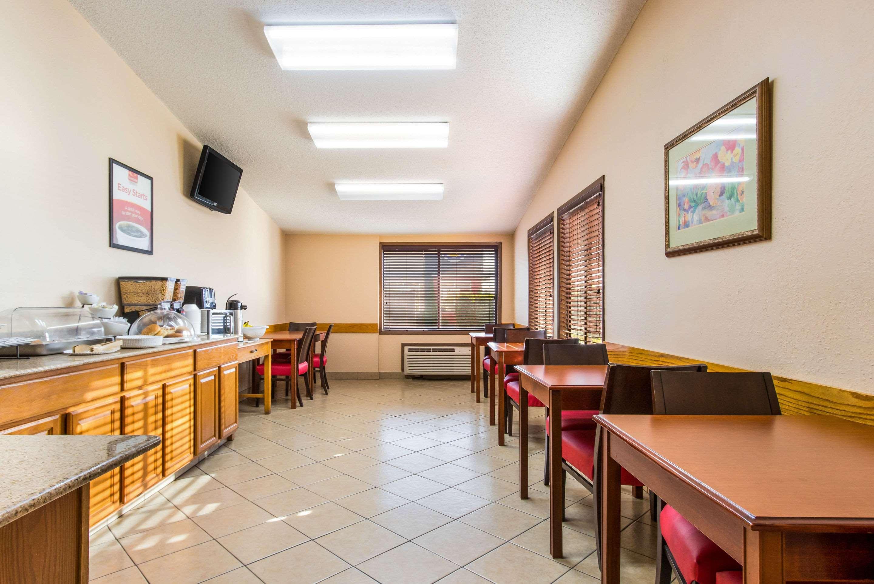 Econo Lodge Norwalk Esterno foto