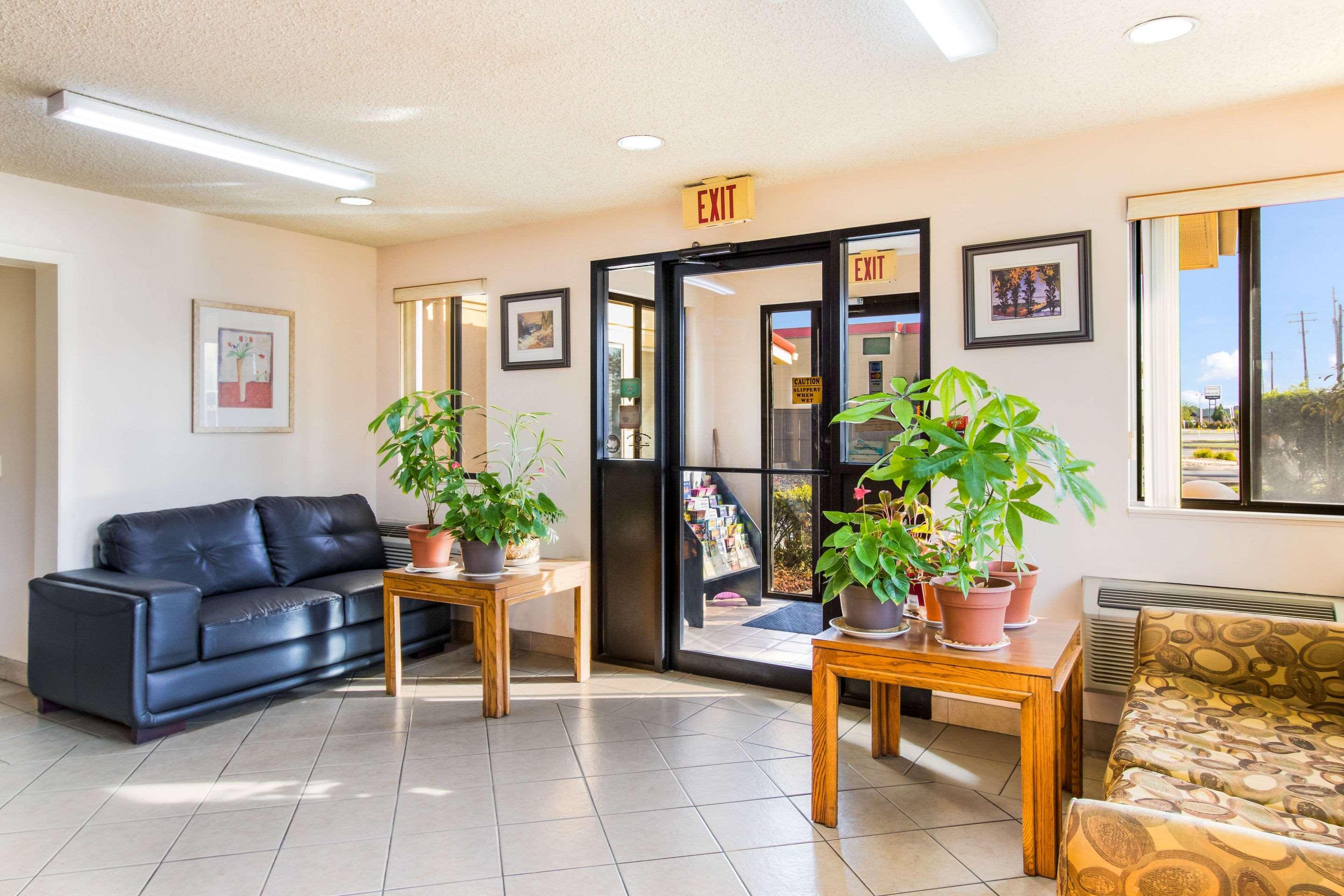 Econo Lodge Norwalk Esterno foto