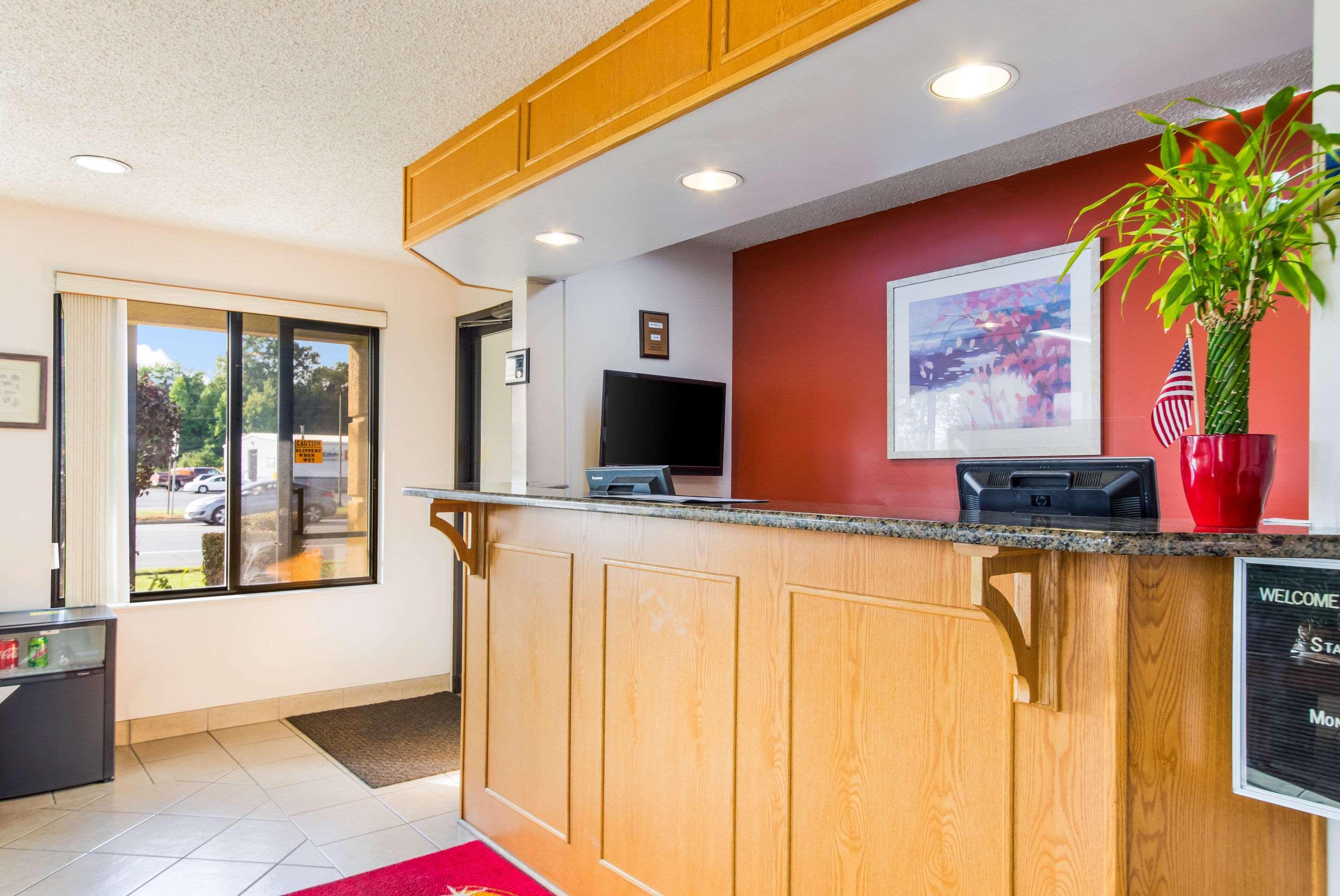 Econo Lodge Norwalk Esterno foto