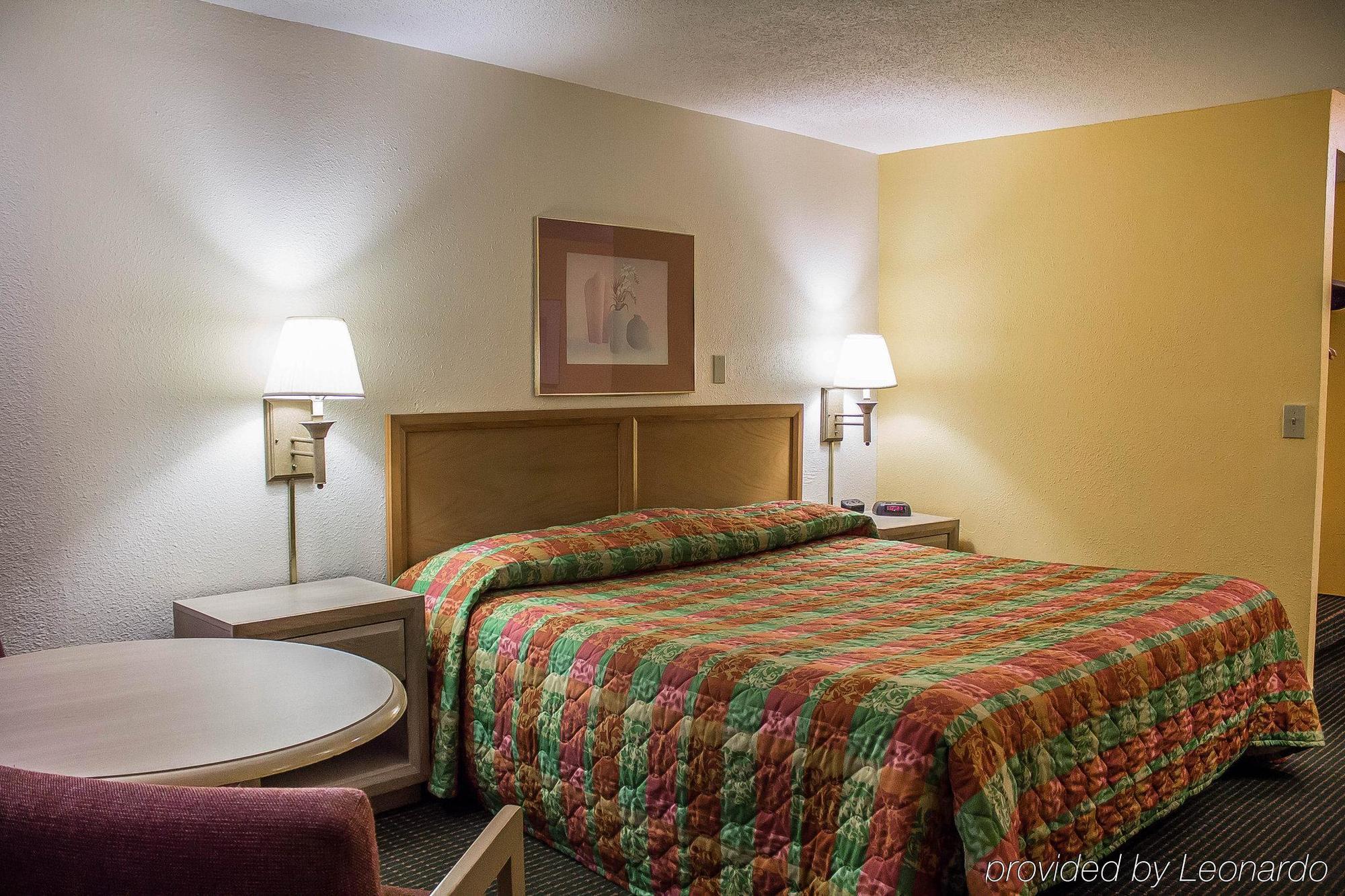 Econo Lodge Norwalk Esterno foto
