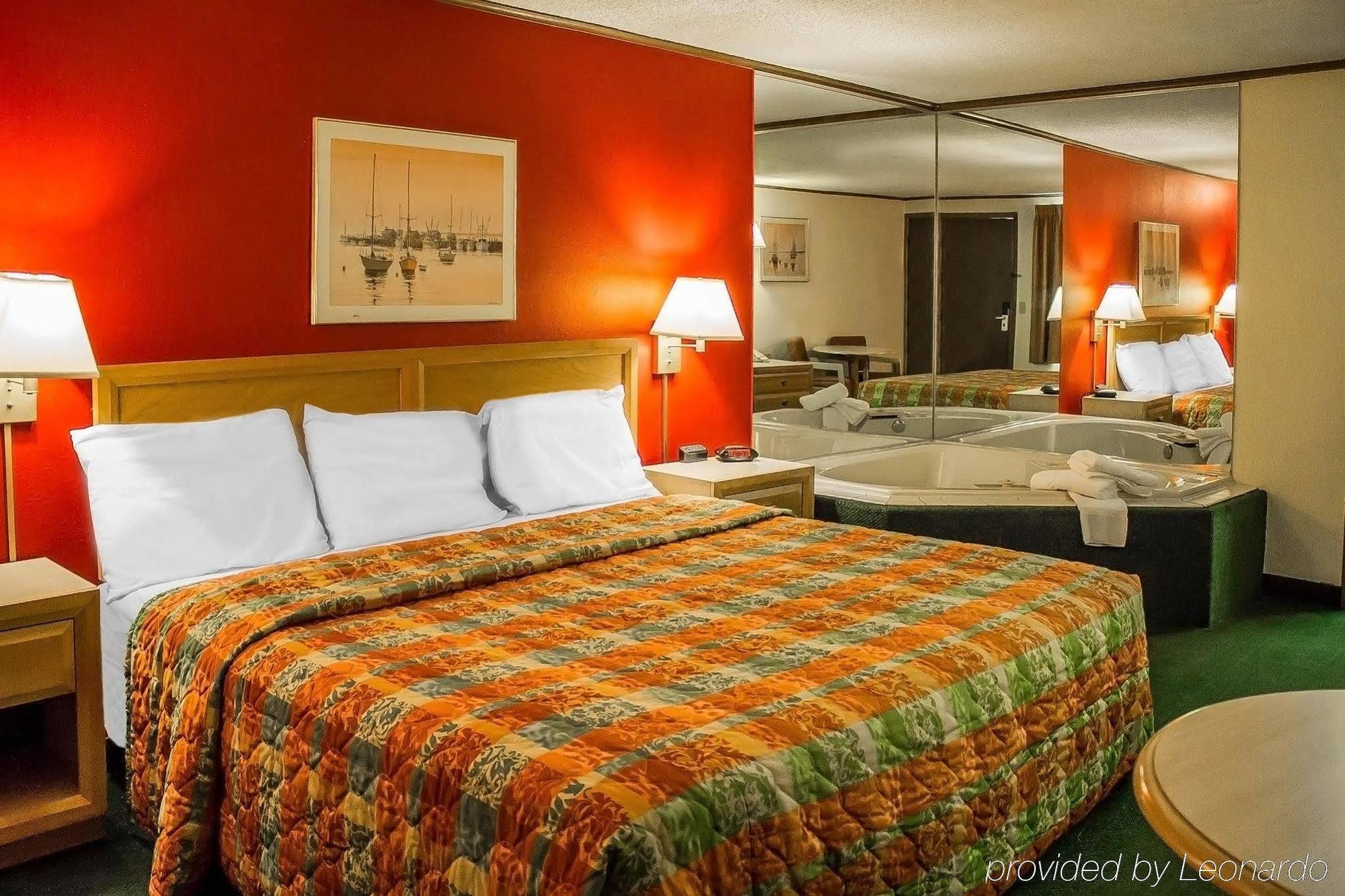 Econo Lodge Norwalk Esterno foto