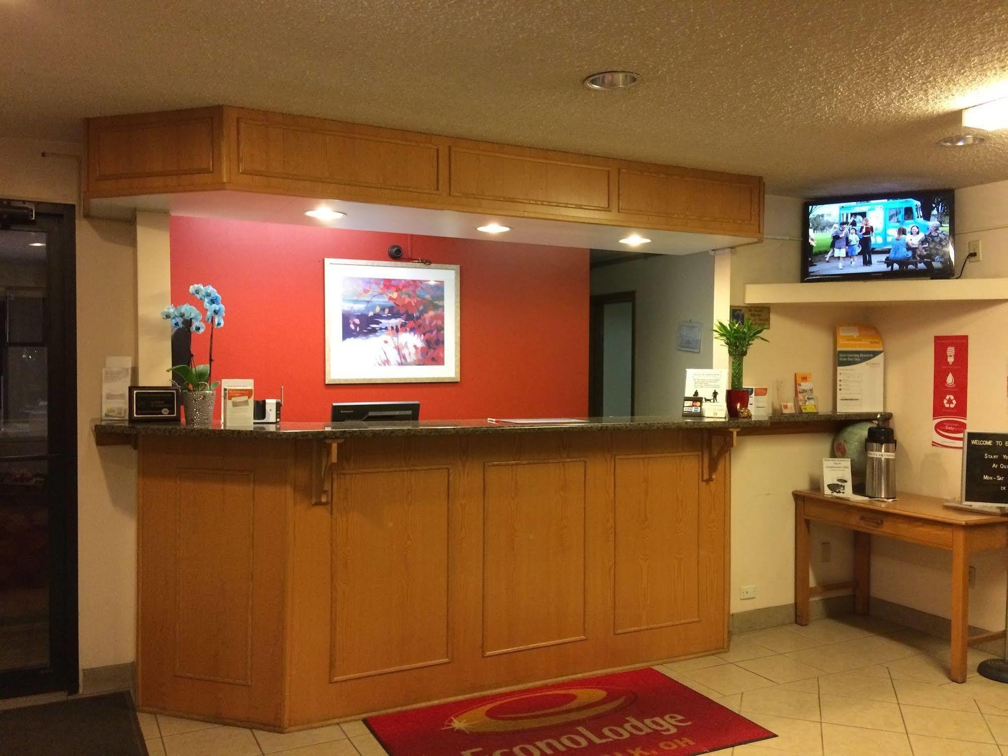 Econo Lodge Norwalk Esterno foto