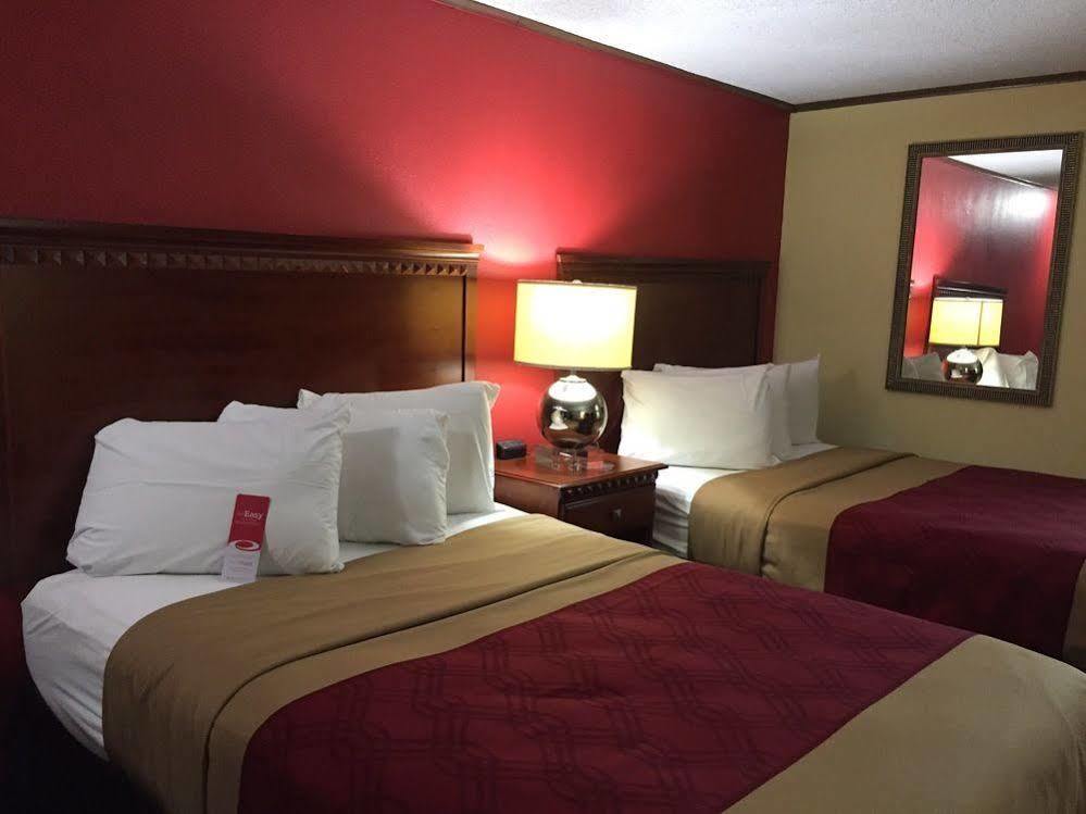Econo Lodge Norwalk Esterno foto